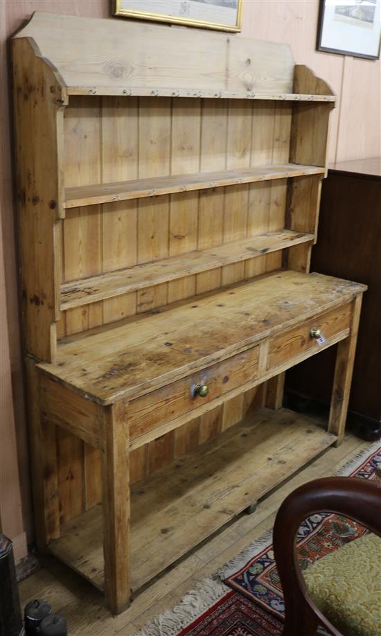 A Victorian pine dresser W.152cm